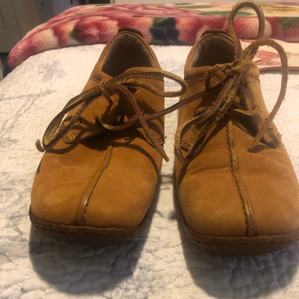 Born leather brown